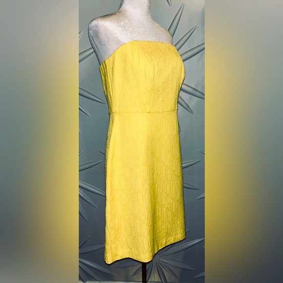 EUC The Limited SZ 8 yellow strapless dress w/geometric tone on tone print - Picture 8 of 8